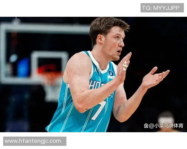 克尼佩尔称赞布克被低估中距离投篮能力尤为出众 克尼佩尔称赞布克被低估中距离投篮能力尤为出众